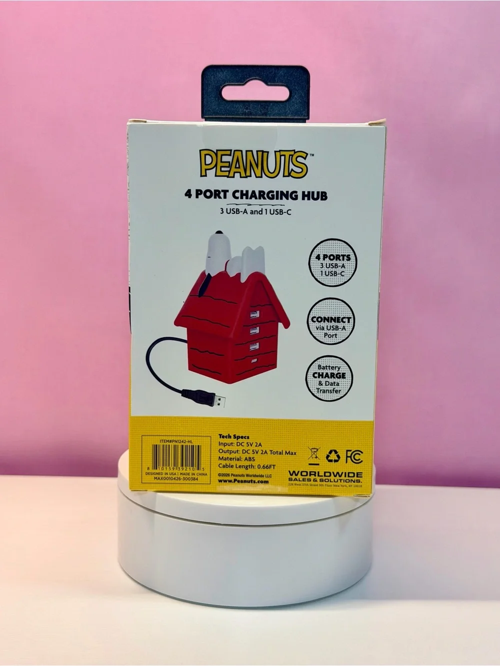 Peanuts Snoopy Red and White Doghouse Charging Hub